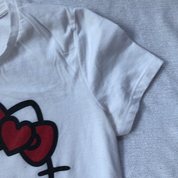 Women’s collectible white Hello Kitty’s-shirt. - Picture 3 of 6